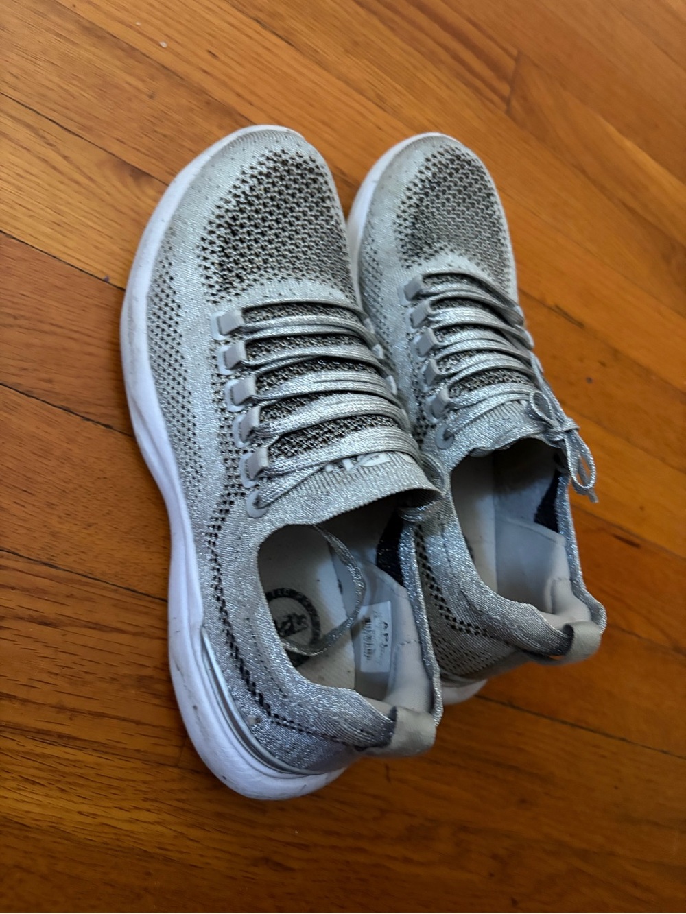 APL techloom breeze silver metallic sz 7.5 women’s
